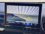 バックカメラも装備しております。車庫入れの苦手なお客様、もうご心配いりません。バックカメラがあれば、ぶつける心配無し?!重宝します!!