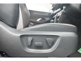 パワーシート搭載。微妙な調整が手軽にでき、ぴったりのポジションで運転することが可能です。