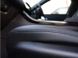 【助手席】ボディ・インテリアともにきれいな状態が保たれており、実車でもぜひコンディションをご確認いただきたい一台です。