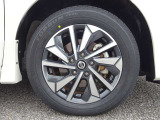 【タイヤ】 【純正16インチアルミホイール】《195/60R16》専用のアルミなのでお車のイメージぴったりですね!