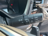 【オートライト(AUTO)】外の明るさをシステムが感知して、自動でヘッドライトが点灯します!ヘッドライトをつけ忘れを防ぐ便利機能です。