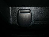 電源ソケットが付いていますので、携帯電話やスマートフォンなど充電できます♪