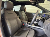 メルセデスのシートは、少し硬めに出来ておりますので、長時間の運転でも疲れにくく、安全にドライビングをお楽しみ頂けます