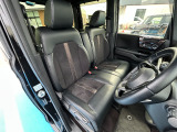 乗り降りのしやすい運転席シートです。