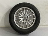 冬タイヤ付きです!(16インチアルミホイール) タイヤサイズ 205/60R16