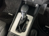 オートマチックシフトレバーは、手になじみ操作しやすい形状で安全運転にもつながります♪