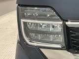 LEDヘッドライトは、点灯の瞬間から最大光量を発揮し、突然暗くなるトンネルなどでの安定感を高めます。