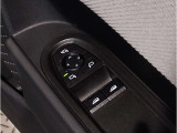 室内は大変綺麗に扱われており、タバコも吸われていない為、車両以外の臭いは感じられません。禁煙車両をご希望の方はこちらのお車をお奨め致します。