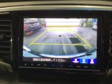 バックモニター付きで、車庫入れやバック時の後方確認をサポート。