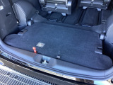 アイデア次第でいろいろな使い方ができる広くて使い勝手のいい荷室。