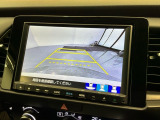リバースギアに入れるだけで後方の表示へ切り替わります。夜間や雨の日の駐車も楽になりますよ。