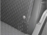 ◆ISOFIX◆シートベルトいらずでチャイルドシートと固定金具を連結するだけでガッチリ固定できます。