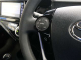 ステアリングスイッチ付き。前方から目を離すことなく操作することが可能です