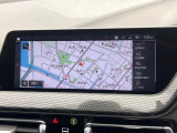 ●純正ナビ:一体感のあるナビは、高級感ある車内を演出してくれます。オーディオ機能も充実しておりますので、運転もより楽しめます♪