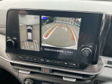 空から車を見たような「アラウンドビューモニター」!車の周りが一目で確認できるので、小さなお子様や障害物があっても安心して乗ることができます。
