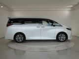両側パワースライドドア付きだから、狭い駐車スペースなどでの 乗り降りラクラク!小さなお子さまのいるご家庭には嬉しい装備。