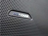 英国を代表するオーディオブランド、MERIDIANのサウンドシステムを搭載。クリアで臨場感のあるサウンドを車内全体に届け、日常のドライブからロングドライブまで音楽をより上質に楽しめます。