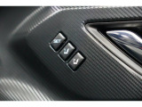 運転席のシートポジションメモリー機能は、登録済みの運転者と交代しても、シートポジションの変更の手間がかかりません。