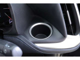 ハンドルの右側にドリンクホルダーがございます!手に取りやすい位置にありますので運転中の水分補給もラクラクです♪