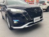 LEDヘッドランプを装備しておりますので、暗い道でも明るく照らしてくれるので安心して夜道やトンネルを運転できますよ!