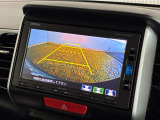 【バックカメラ】リバースにするだけで映ります、後方の安全確認や、狭い駐車場での車庫入れ、雨の日や夜間など視界の悪い時に便利です!安全にバックする為には欠かせない装備です。
