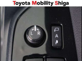 駐車時に便利なスマ-トキ-連動オ-ト格納式ドアミラーを装備しています。施錠すると自動的にドアミラーを格納する便利な機能です!