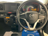 すっきりとしたハンドル周りのデザインで、運転席の操作性も良く、リラックスして運転をしていただけます。