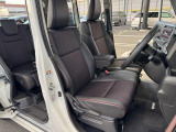 運転席のコンディションも良好!キレイです!