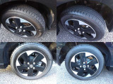 165/55R15 純正アルミホイール装着。