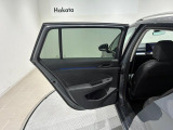 そんな魅力あふれるVolkswagenでも大人気のGolf Variantをご紹介します!
