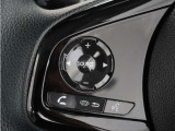 ◆オーディオリモコンスイッチ◆視点をそらすことなく、ボリューム調整・オーディオソース切替・選曲の操作が可能に。安全運転にひと役買います♪