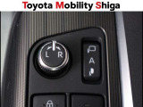駐車時に便利なスマ-トキ-連動オ-ト格納式ドアミラーを装備しています。施錠すると自動的にドアミラーを格納する便利な機能です!