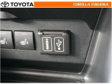 HDMI端子対応のデジタル機器をつないで、映像や音楽を車内でも再生することができます。