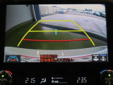 バックガイドモニターで、後方を確認しながら安心して駐車することができます。運転初心者も熟練者も必須の機能ですよ!