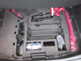 車載工具&パンク修理キットも搭載してます