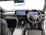 オシャレなインテリアで運転する気分も盛り上がりますよね^^