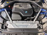 【BMWエンジン】革新的なガソリン・エンジン・テクノロジーによる高性能かつ高効率。レスポンスの良いパワーを発揮。常にスムーズな吸気を実現しアクセル開度にダイレクトに反応しドライビングを楽しく演出。