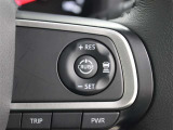 全車速追従機能付ACC(アダプティブクルーズコントロール)を採用し、走行中に先行車の様子を検知しながら、設定した車速の範囲内で先行車との距離のキープを支援します。