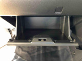 よく使うものが手を伸ばせばすぐ届く、機能面で充実した収納。