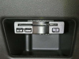 フルセグ視聴やお気に入りの音楽をBluetooth機能を使用し再生できますよ!!ロングドライブも楽しくなりますよ♪