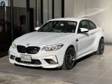 コンパクトなボディに張り出したフェンダーを組み合わせたF87 M2。ホッケンハイムシルバーがボディの立体的な造形を美しく引き立てています。
