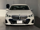 BMWを象徴するキドニーグリル。M Sport専用のフロントデザインと組み合わせることで、5シリーズらしい存在感のある表情を形成しています。
