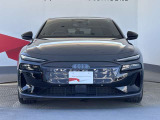 Audiの象徴であるシングルフレームグリルをよりワイドで低くシャープなデザインとすることでワイド&ローのフォルムを協調しています。