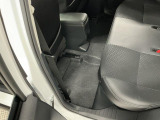 しっかりと汚れ、砂ぼこりを落とし足元まで清潔な車内空間を作り上げております♪