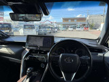 見通しのよいすっきりとした視界で、誰でも運転しやすいです。運転のしやすさは疲れにくさにも繋がりますよ♪