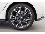 【BMWアロイホイル】軽量かつ強度に拘ったアロイホイル。走行性能ポテンシャルを引き出す設計。