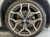 BMWならではの卓越した走りを支えるホイールと足回りです!日本車の走りに慣れている方にもぜひ体感して頂きたいほど、高いレベルでまとまっています!