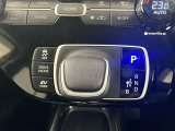 エレクトロシフトマチック、スム-ズな操作で運転を楽しめるよう、シフトポジションを電動で制御します。