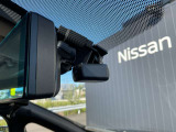 日産純正ドライブレコーダはオールインワンタイプ、フルハイビジョン録画対応で高精細な映像を記録できます。記録した映像は、ナビゲーションでその場で確認できます。(フロントカメラ)