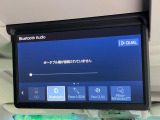 【フリップダウンモニター】大画面モニターで後席でもエンタメをお楽しみいただけます。小さなお子様にも大人気の装備です♪